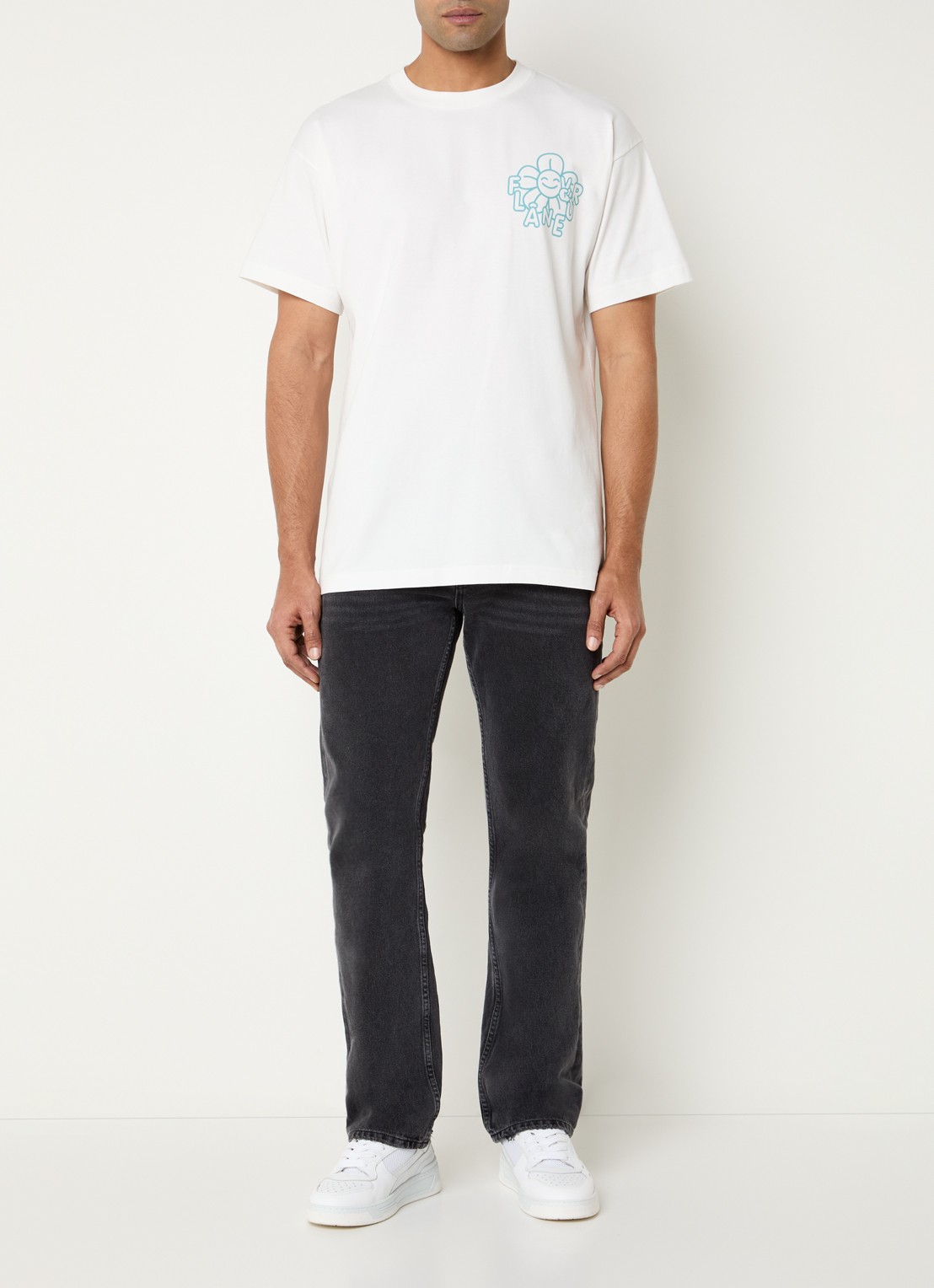FLÂNEUR Happy Flower T-shirt met logo- en backprint - voorkant 2 wit