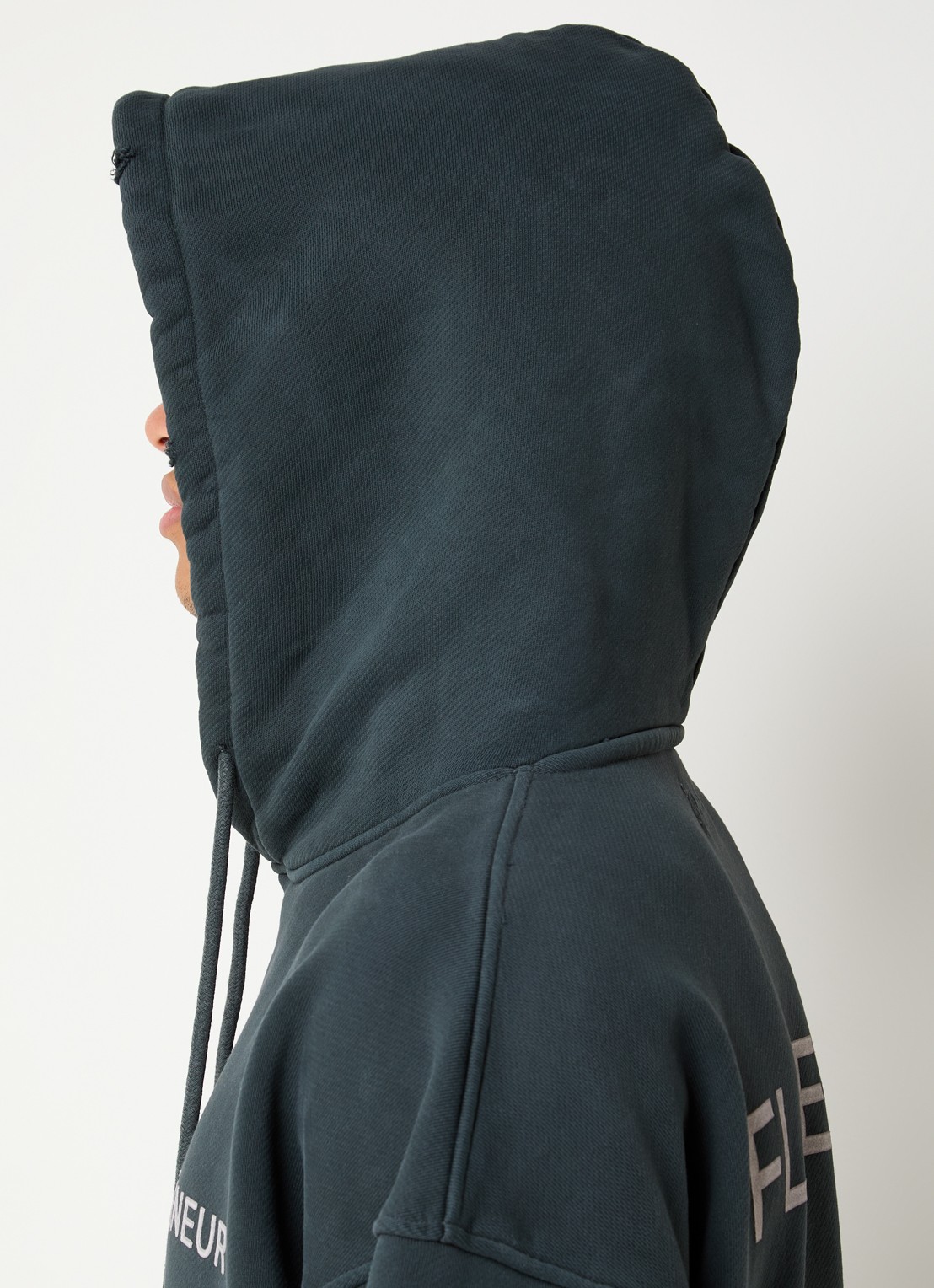 FLÂNEUR Hoodie met logo- en backprint - detail 5 antraciet