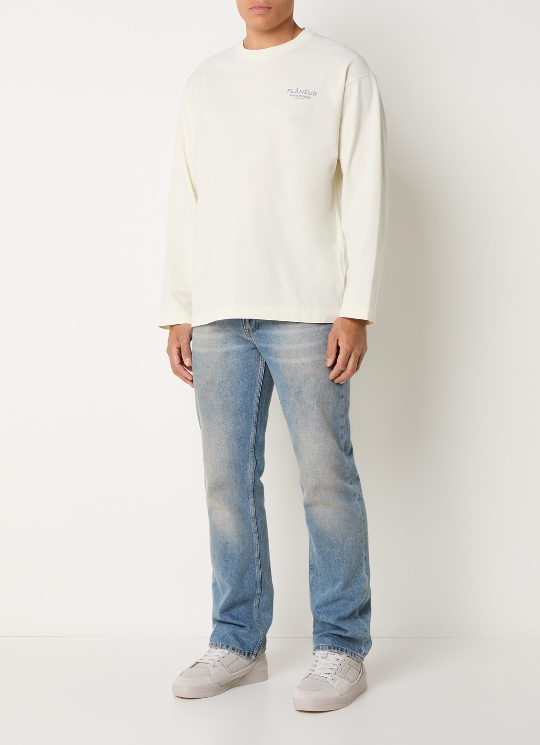 FLÂNEUR Longsleeve met logo- en backprint - voorkant 3 ivoor