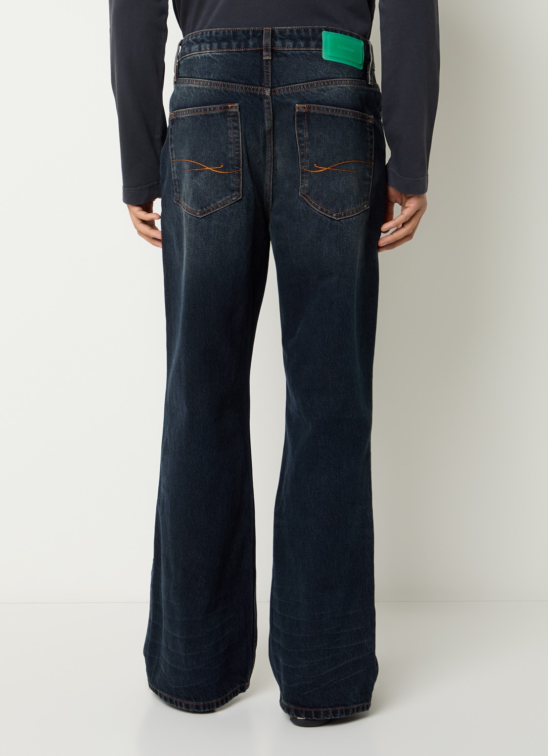 FLÂNEUR Loose fit jeans met donkere wassing - achterkant indigo