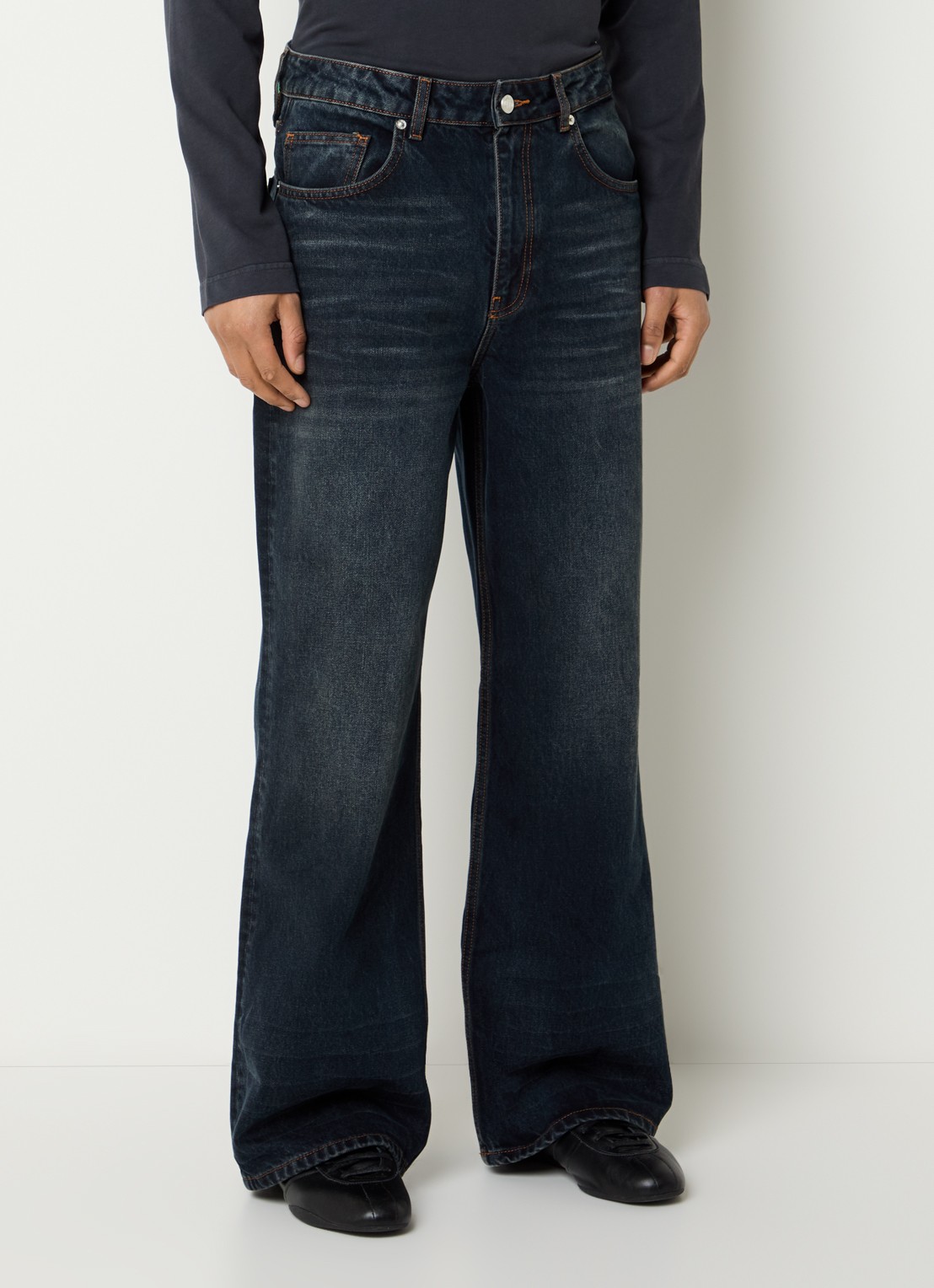 FLÂNEUR Loose fit jeans met donkere wassing - detail 4 indigo