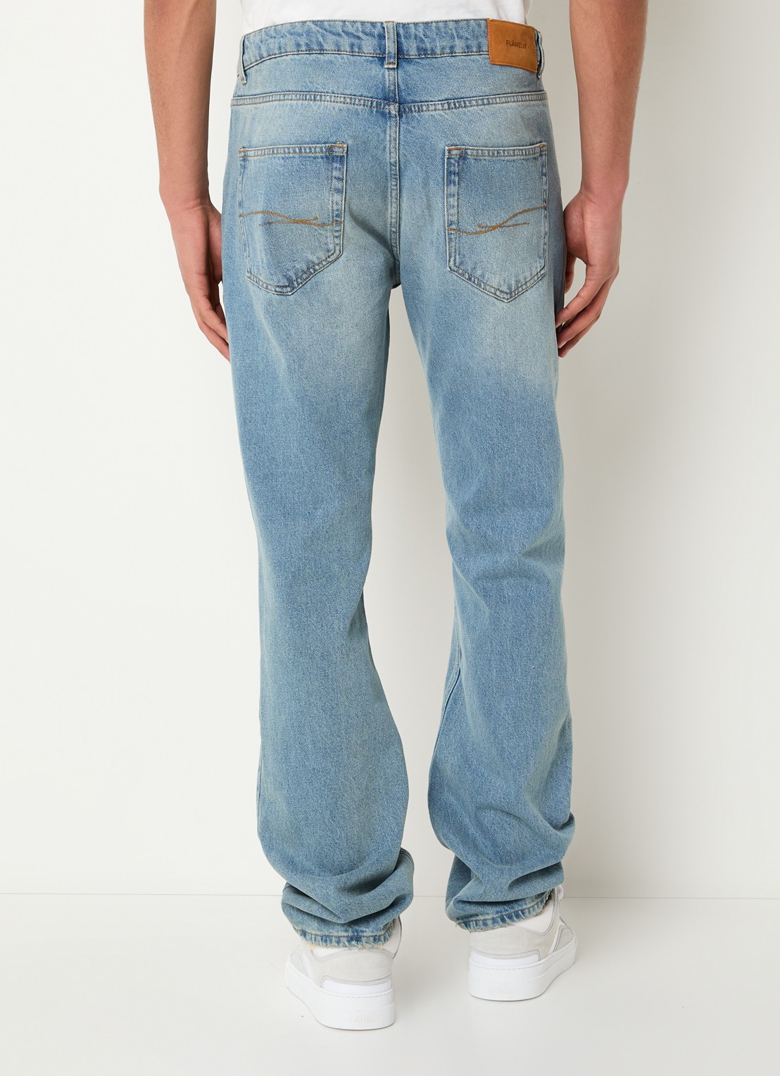 FLÂNEUR Loose fit jeans met lichte wassing - achterkant 3 indigo