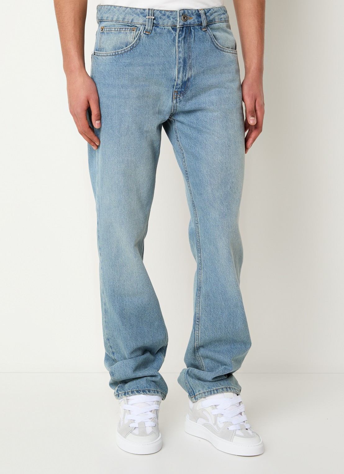 FLÂNEUR Loose fit jeans met lichte wassing - detail indigo