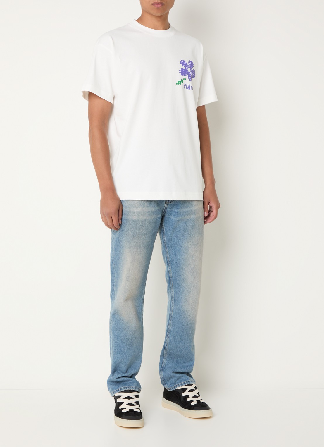 FLÂNEUR Pixel T-shirt met logo- en backprint - voorkant 3 wit