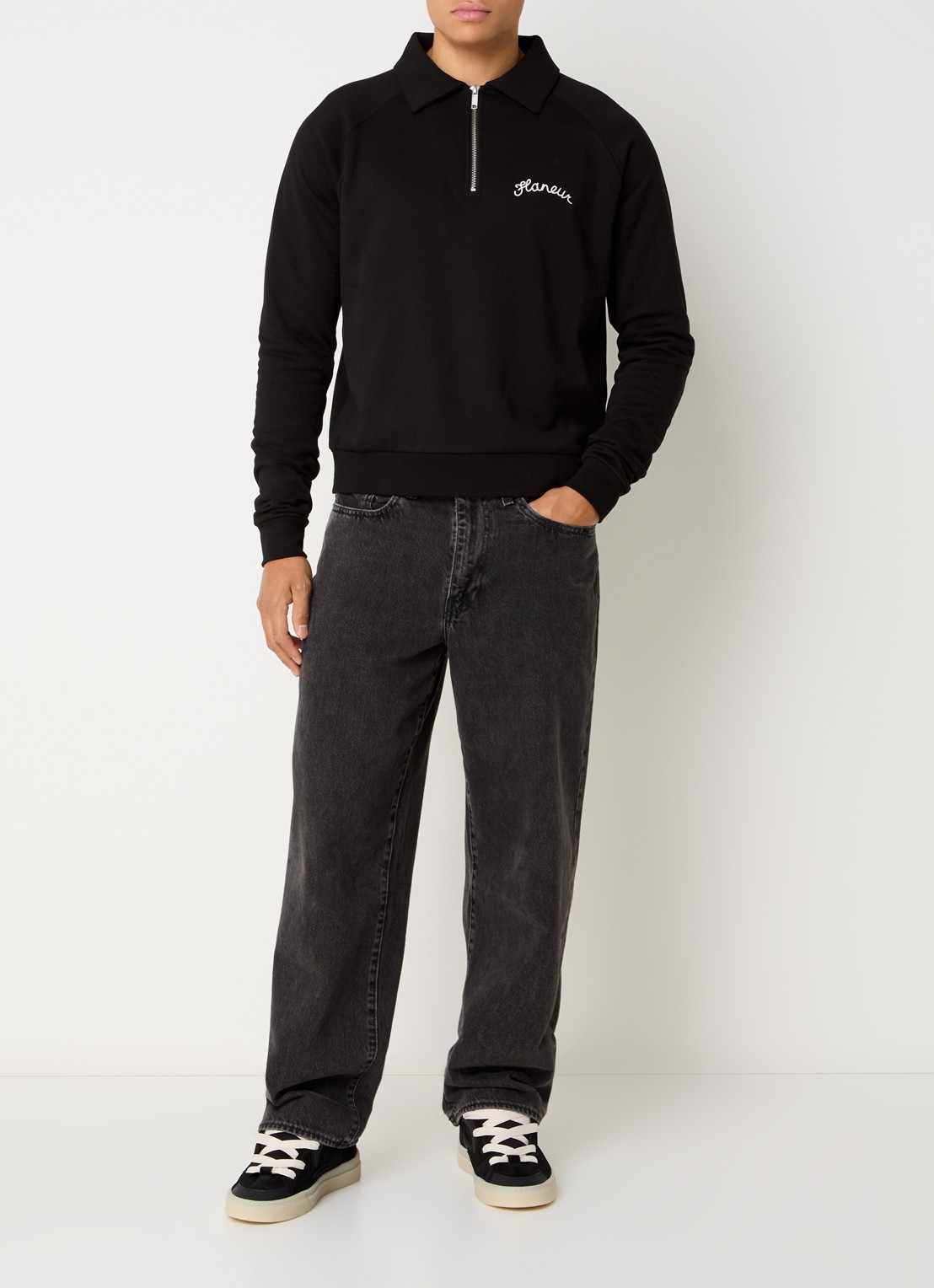 FLÂNEUR Raglan trui met halve rits en logoborduring - voorkant 2 zwart