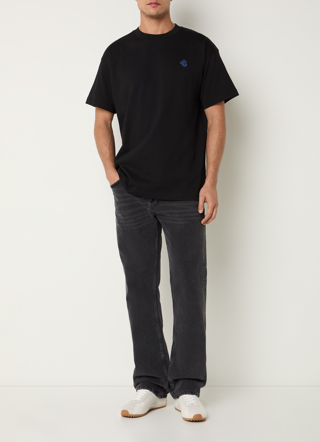 FLÂNEUR Rubber T-shirt met logo - voorkant 4 zwart