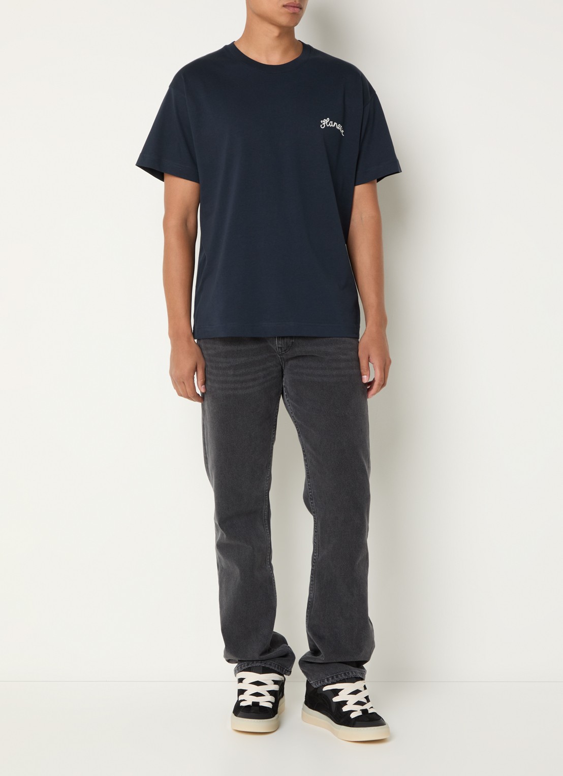 FLÂNEUR Signature T-shirt met logoborduring - voorkant 3 donkerblauw