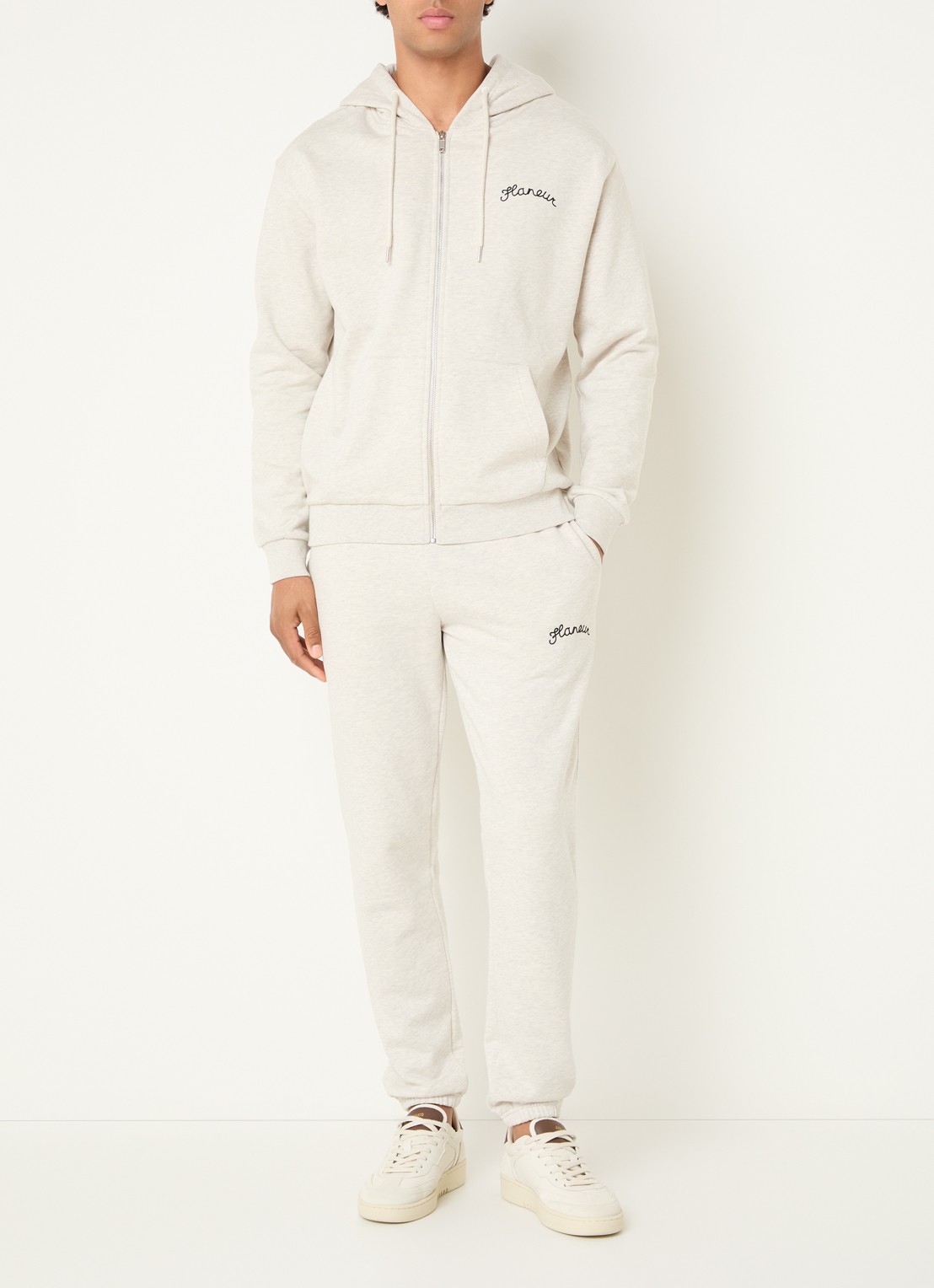 FLÂNEUR Signature tapered fit joggingbroek met logo  - voorkant 3 grijsmele