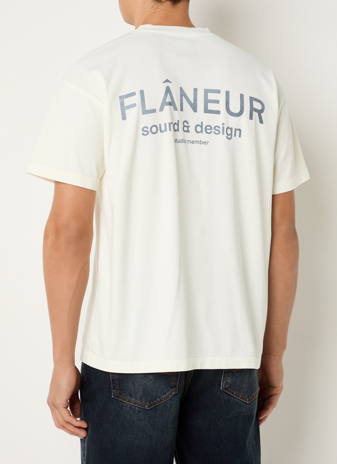 FLÂNEUR Sound & Design T-shirt met logo- en backprint - detail 4 creme