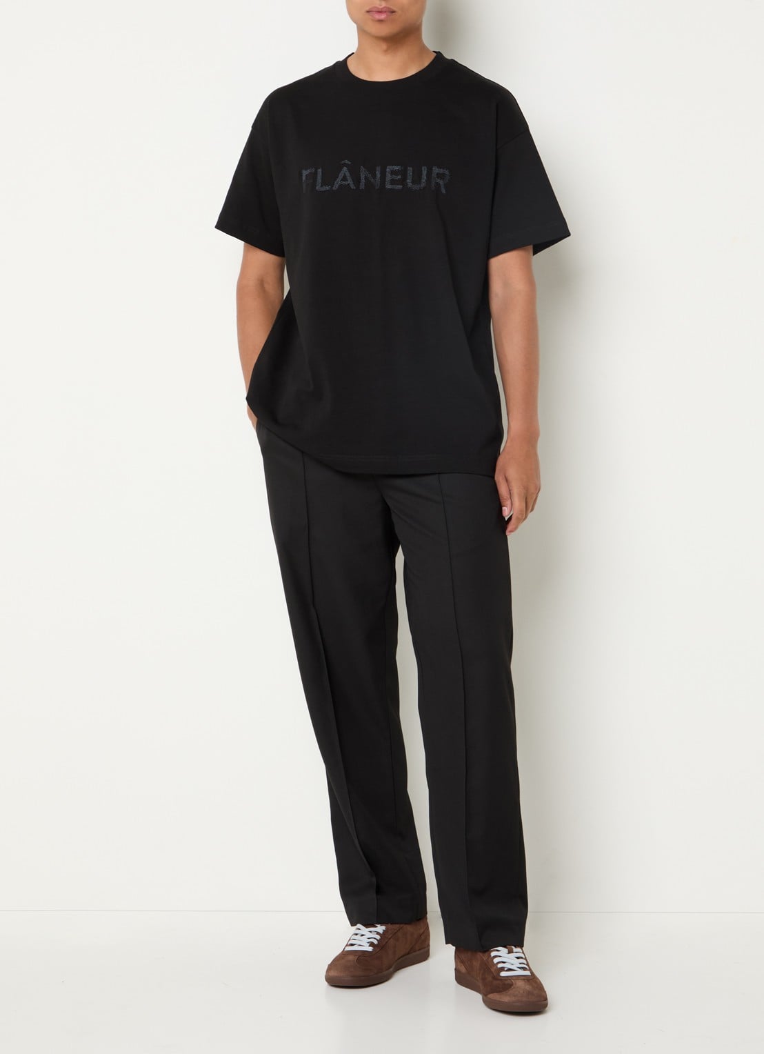 FLÂNEUR T-shirt met logoborduring - voorkant 2 zwart