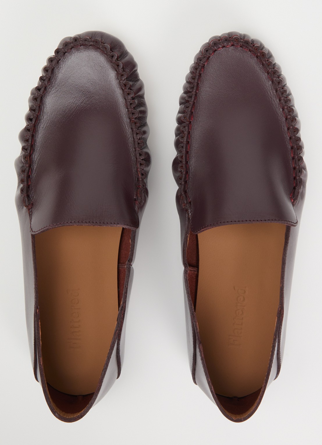 Flattered Bon Bon loafer van lamsleer - detail 2 bordeauxrood