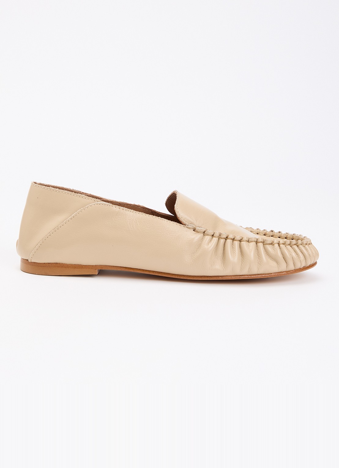Flattered Bon Bon mocassin van leer - voorkant beige