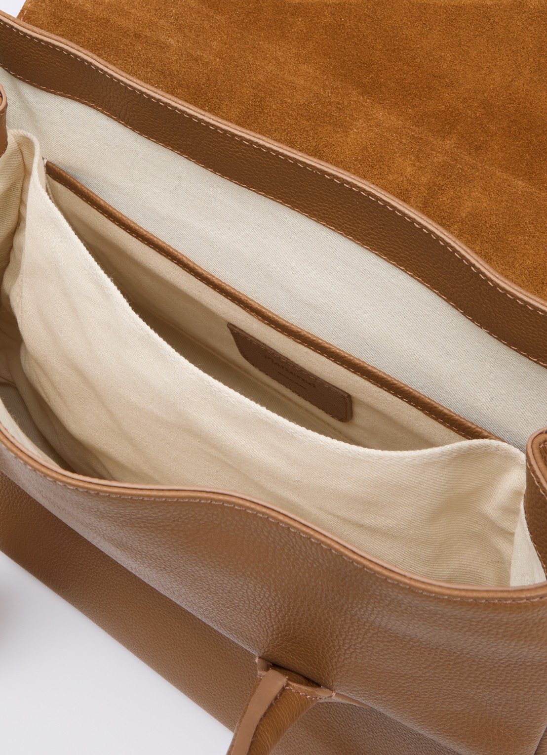Flattered Lydia schoudertas van leer met structuur - detail cognac