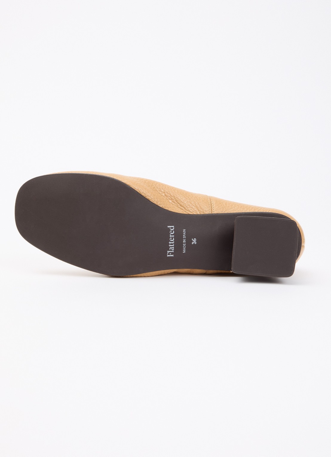 Flattered Zac pump van lamsleer - detail 3 camel