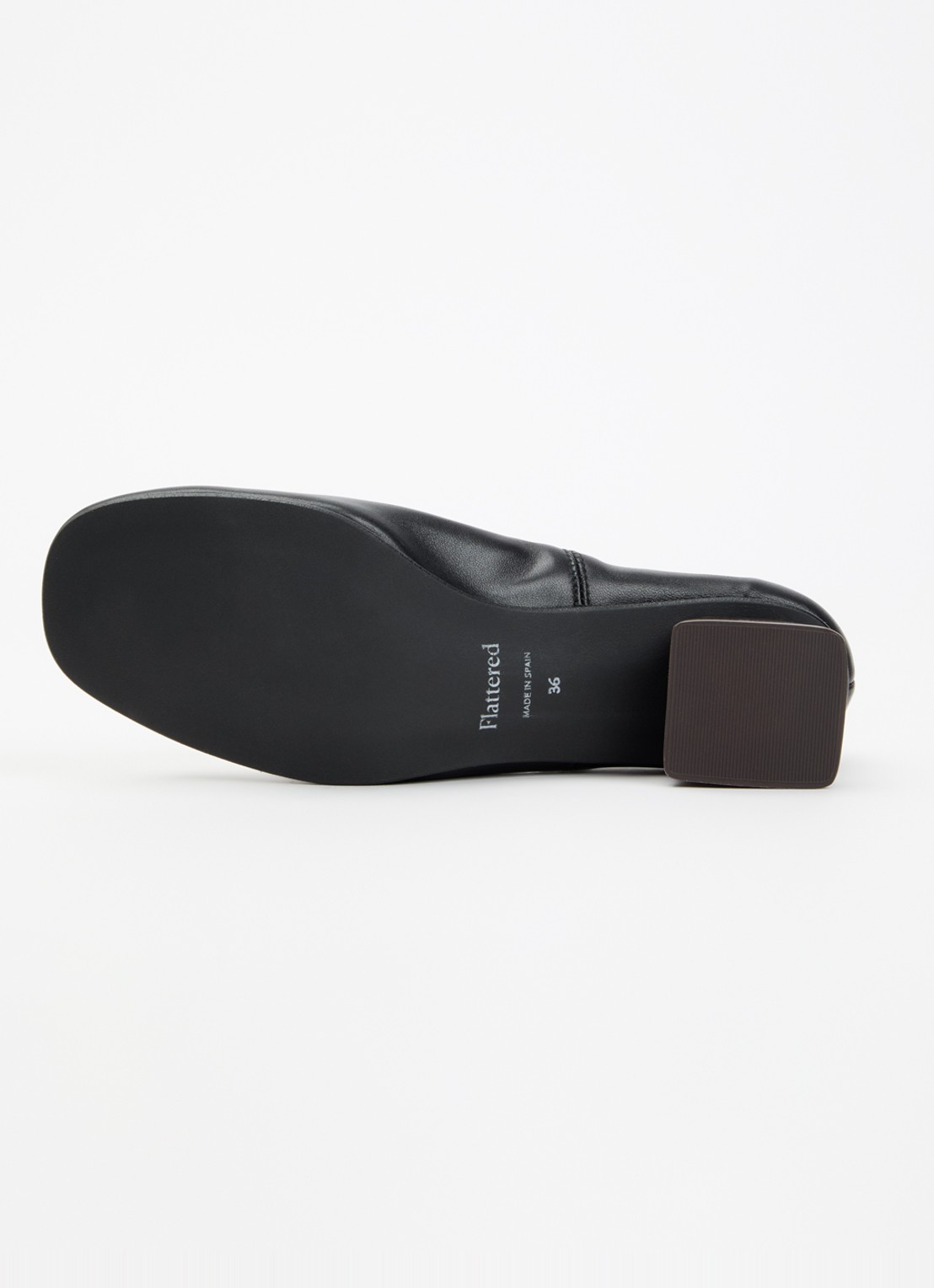 Flattered Zac pump van lamsleer - detail 4 zwart