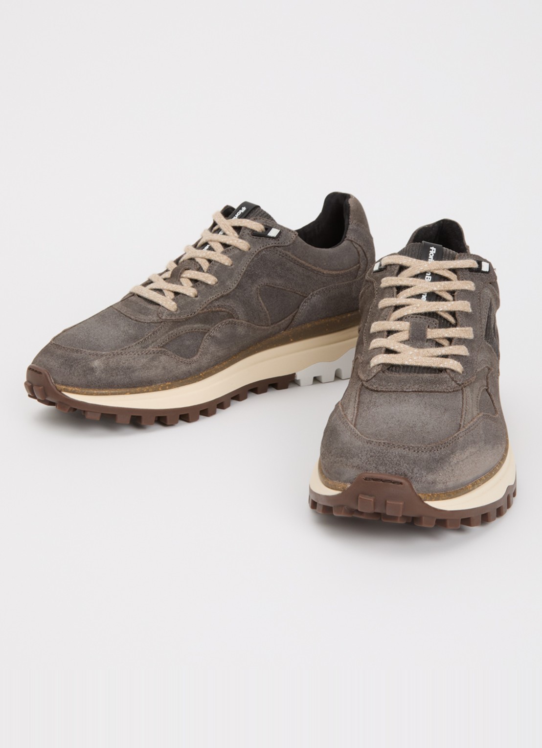 Floris van Bommel De Gripper 01.42 sneaker van nubuck - detail taupe