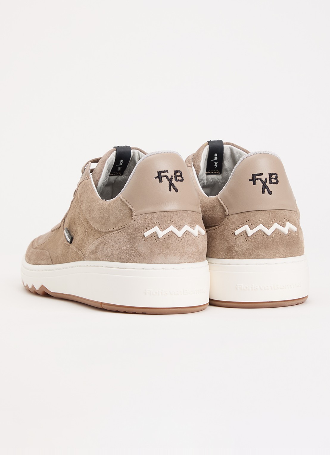 Floris van Bommel De Kupster 05.24 sneaker van leer - achterkant donkerbeige