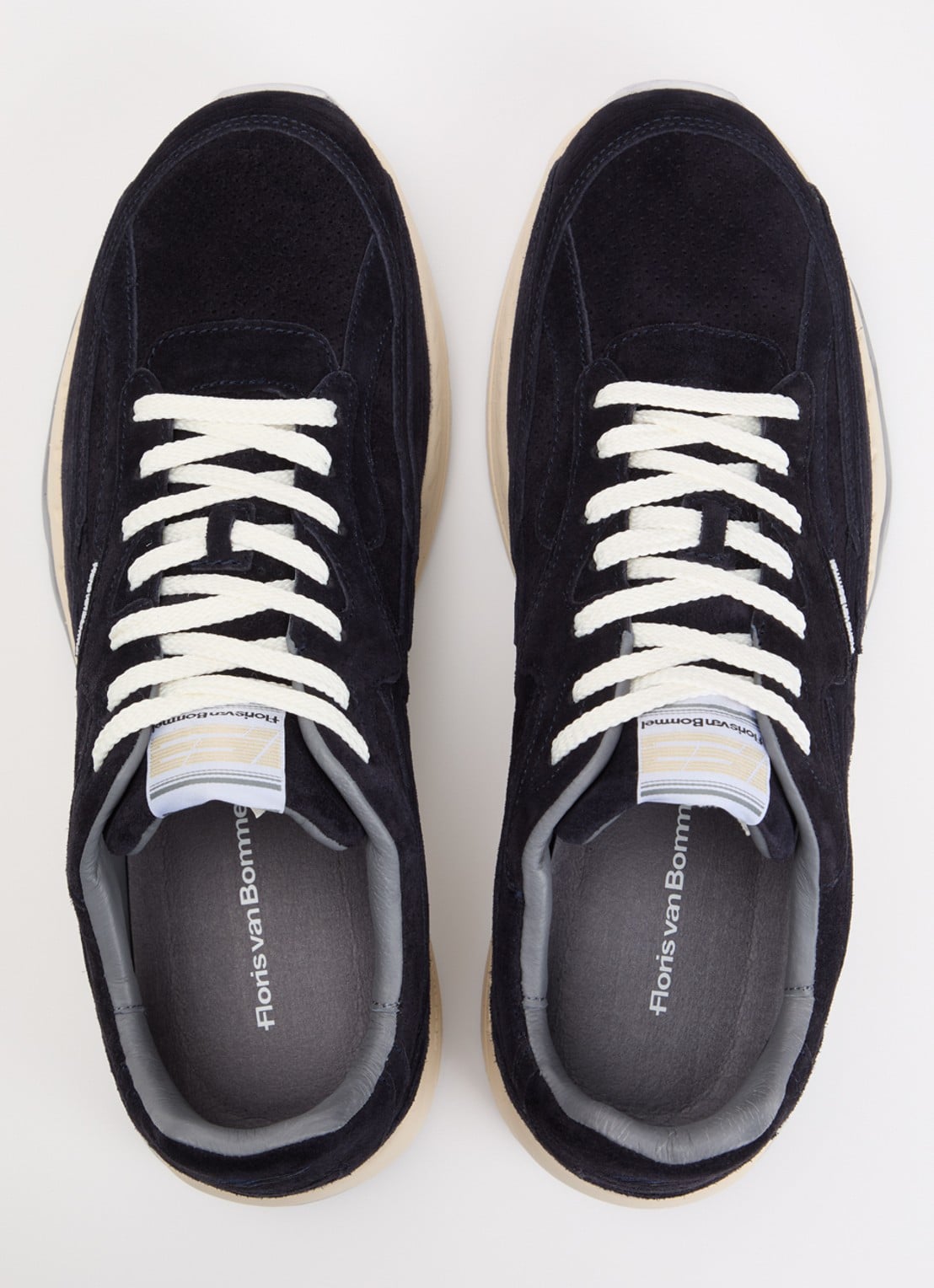 Floris van Bommel De Rezer 02.06 sneaker van suède - detail 3 donkerblauw