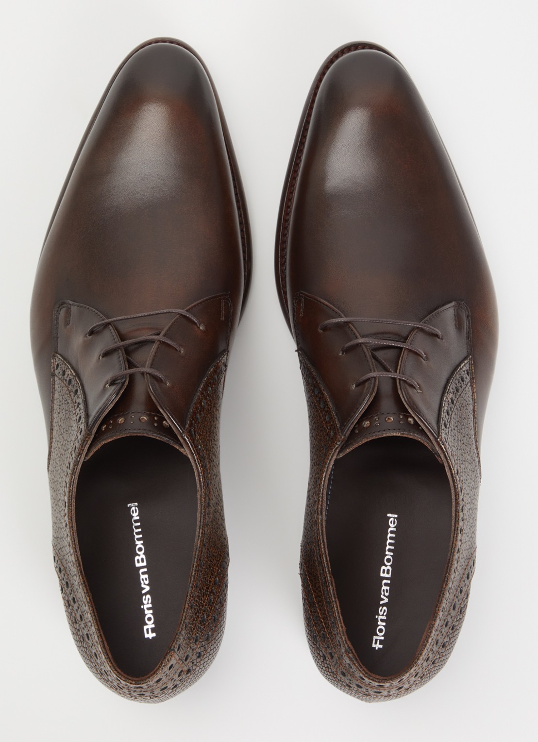Floris van Bommel De Stapper 39.80 brogue van leer - detail 2 donkerbruin