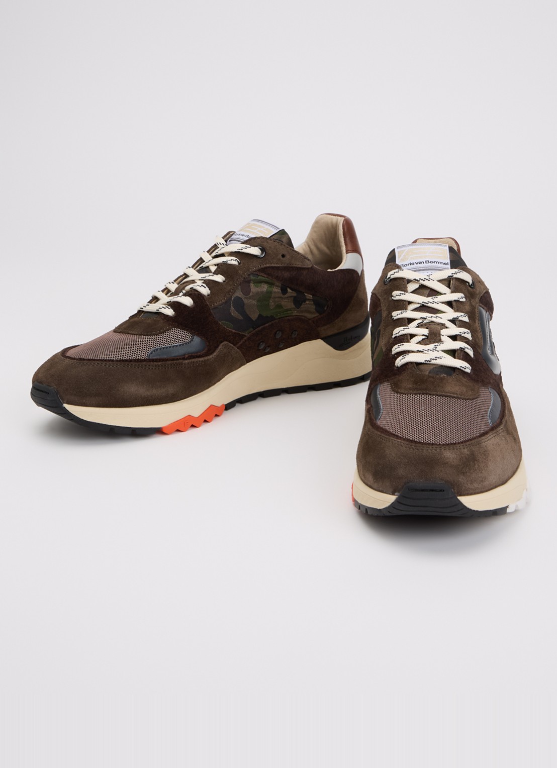 Floris van Bommel De Treener 01.19 sneaker van suède met details van leer - detail 2 bronsgroen