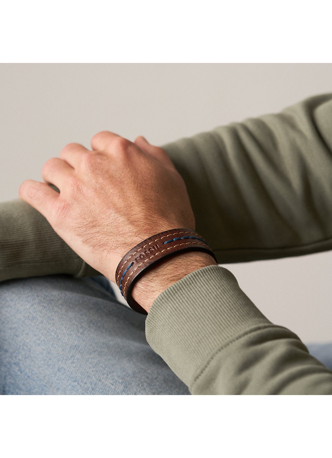 Fossil Everett armband JF04949040 - detail 5 bruin