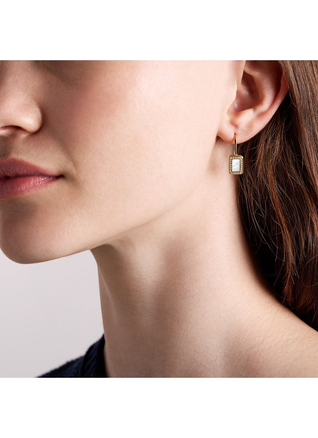 Fossil Raquel oorhangers JF04999710 - detail 4 goud