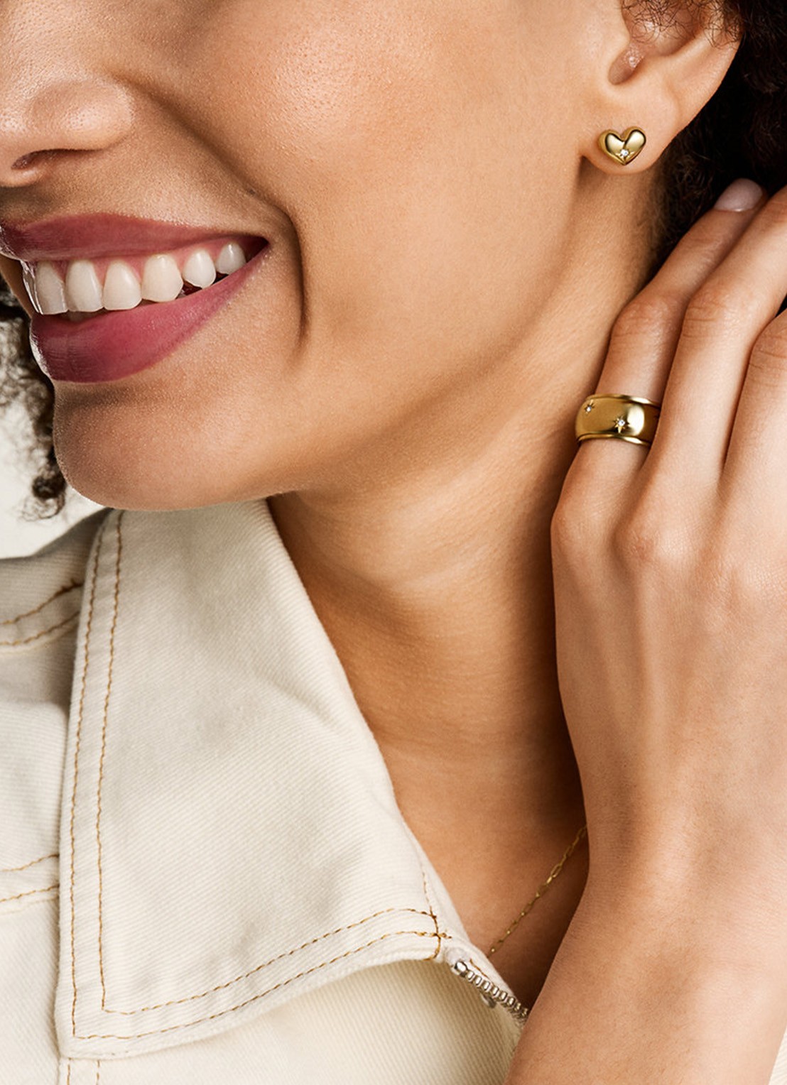 Fossil Sadie oorknopjes JF04832710 - detail 3 goud