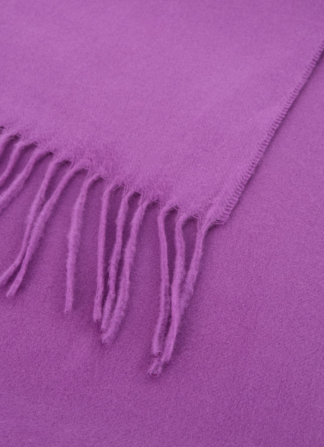 Fraas Sjaal met franjes 200 x 35 cm  - detail 2 paars