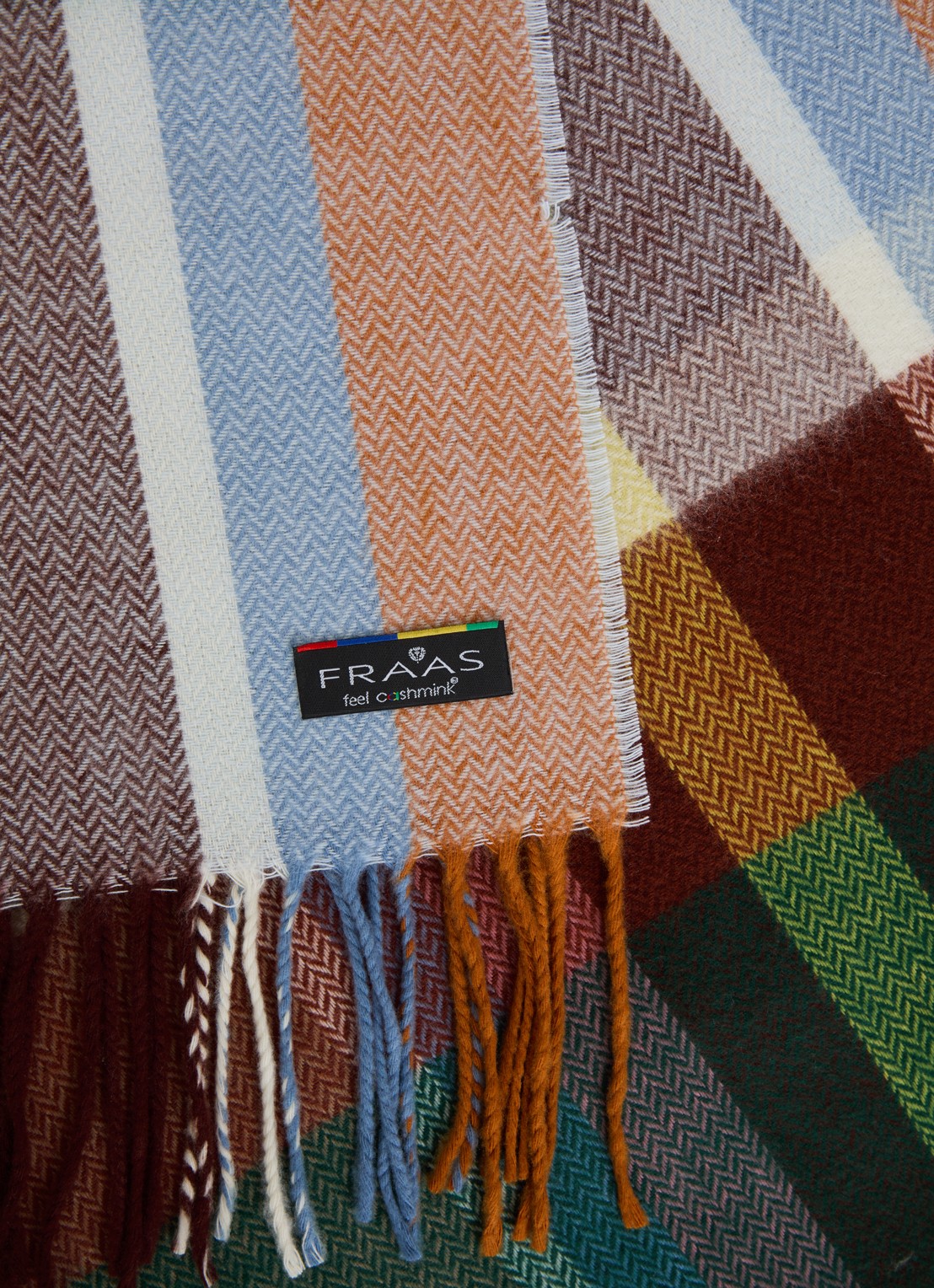 Fraas Sjaal met franjes 35 x 190 cm  - detail 2 groen