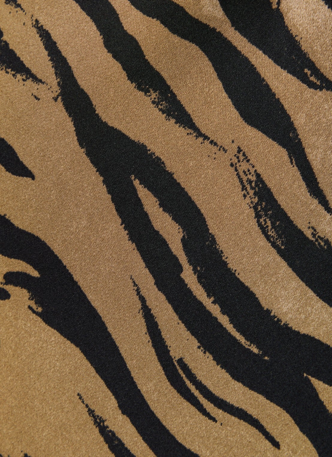 French Connection Abeline ennis midi jurk van satijn met zebraprint - detail 5 mosgroen