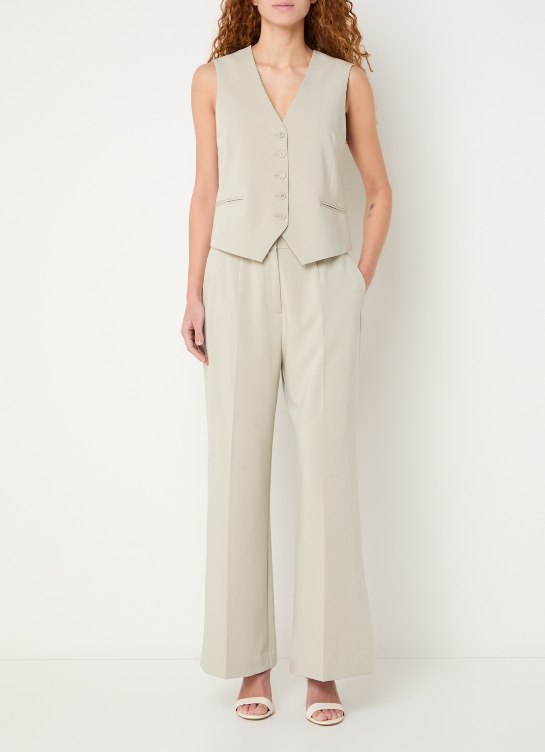 French Connection Angie high waist loose fit pantalon met persplooi - voorkant 4 khaki