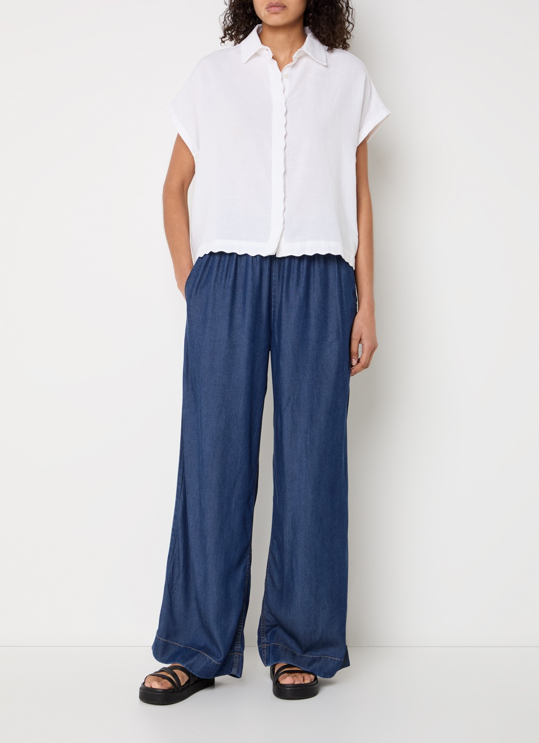 French Connection Ariette blouse van linnen - voorkant 2 wit