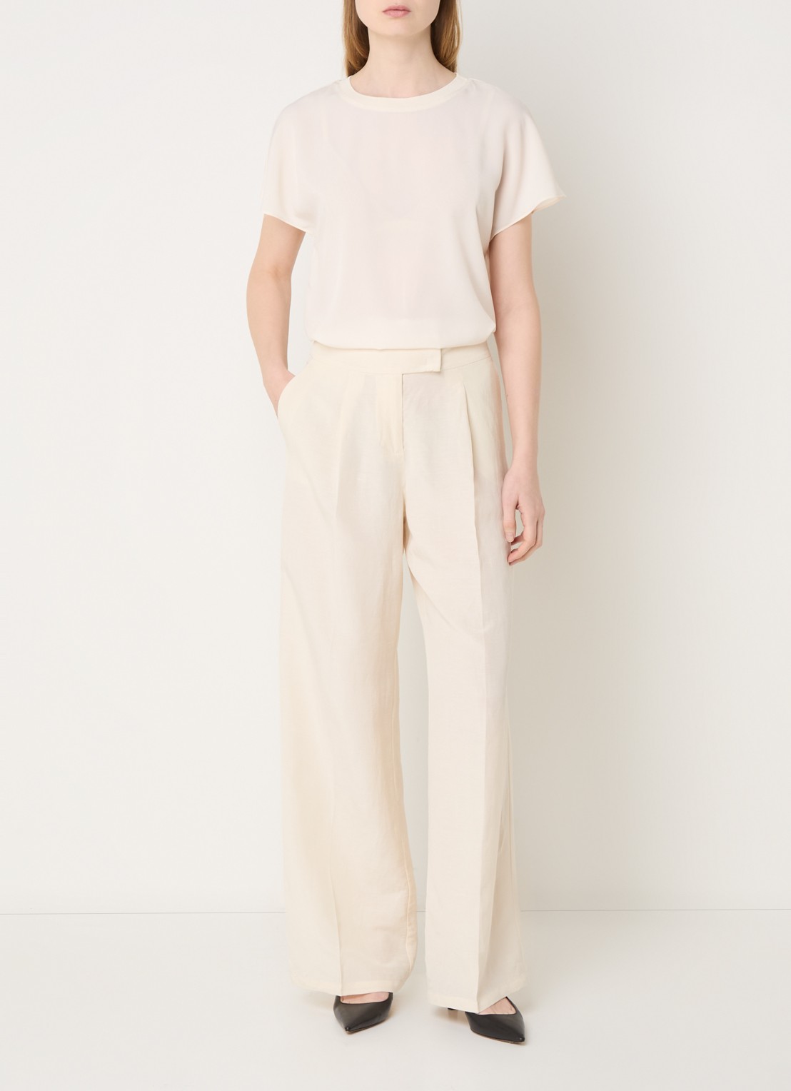 French Connection Crepe T-shirt met ronde hals - voorkant 4 creme