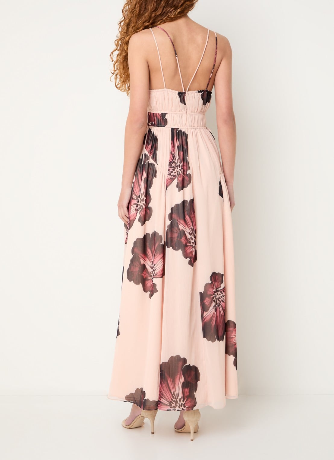 French Connection Elyse maxi jurk met bloemenprint - achterkant 2 lichtroze