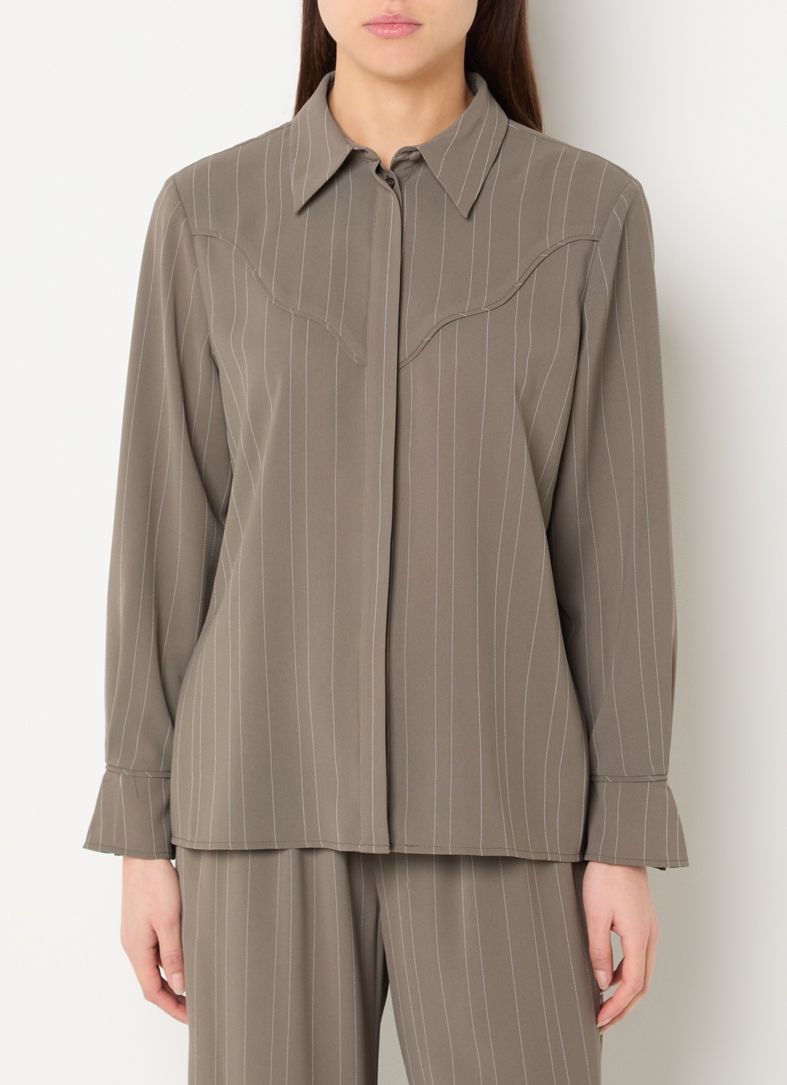 French Connection Emma blouse met siernaad en krijtstreep - detail 4 khaki