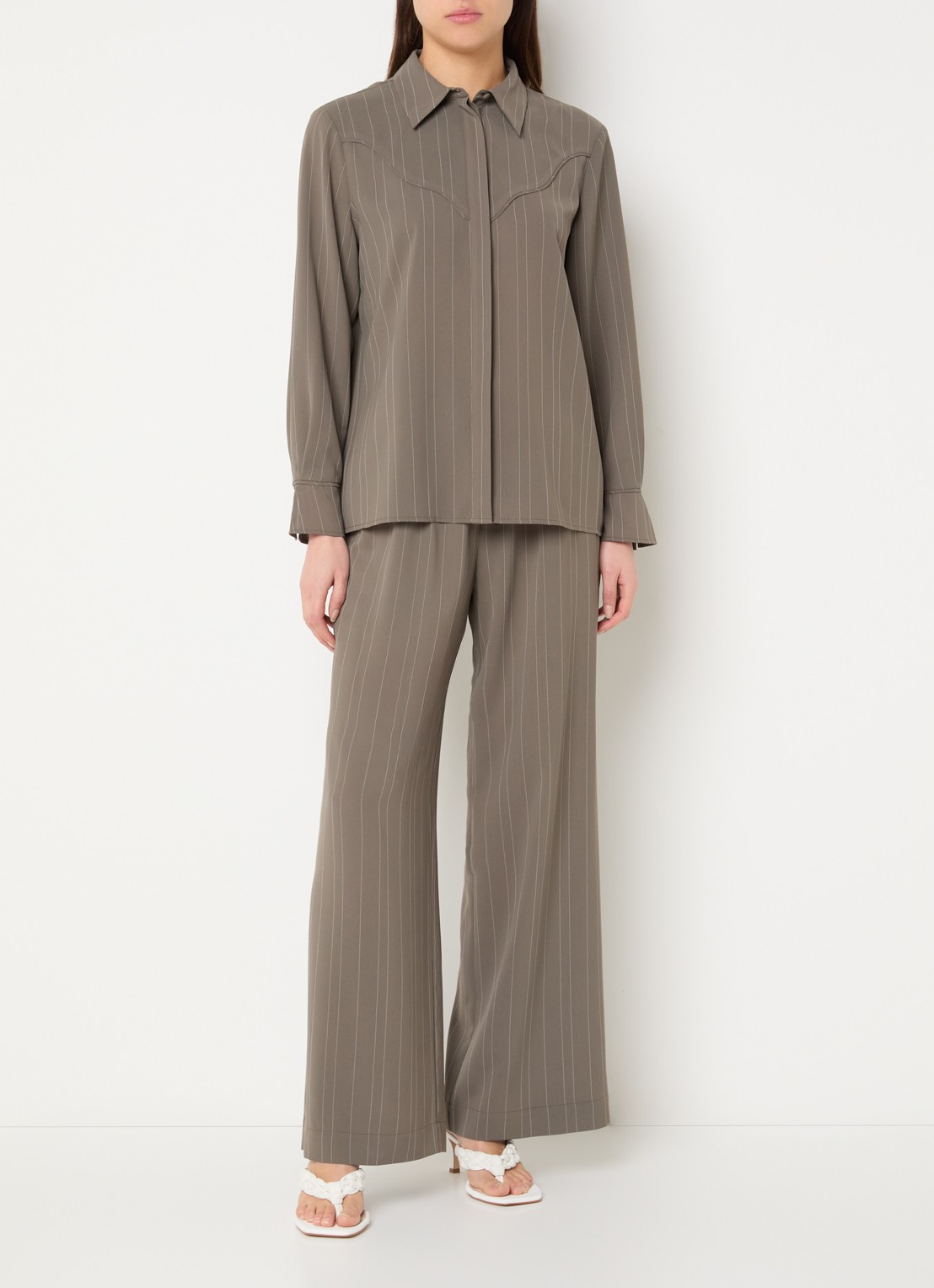 French Connection Emma blouse met siernaad en krijtstreep - voorkant 3 khaki