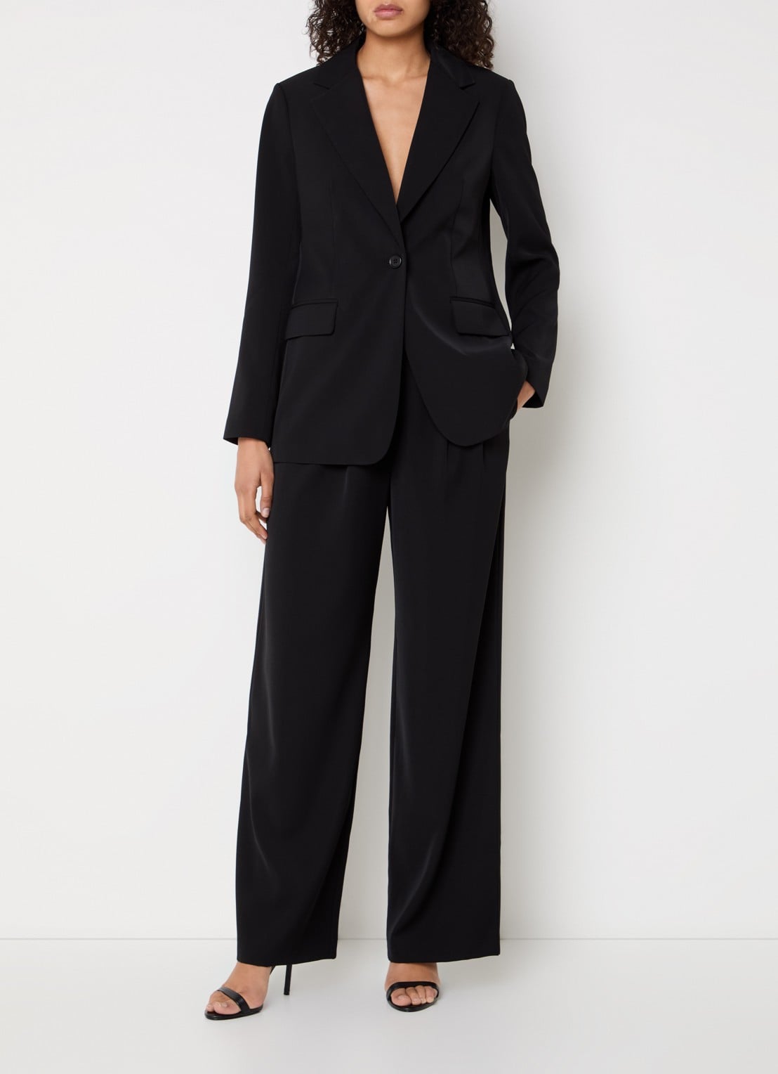 French Connection Harrie high waist wide fit pantalon met plooidetail - voorkant 3 zwart