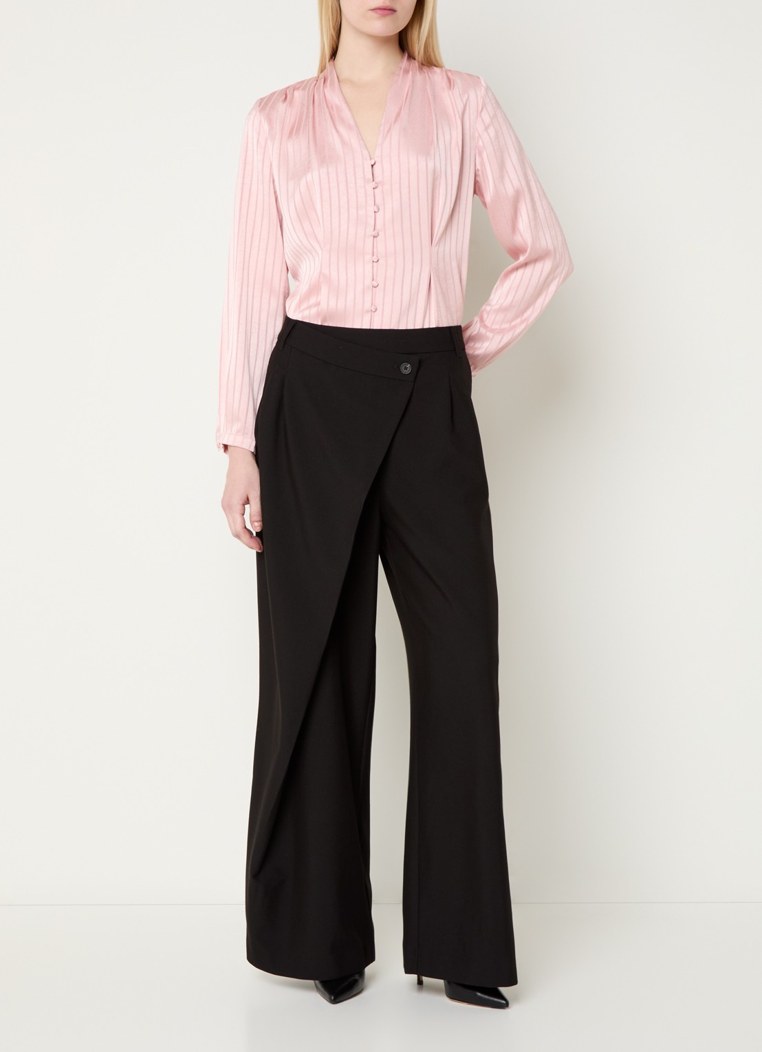French Connection Junis high waist wide fit pantalon met overslag - voorkant 4 zwart