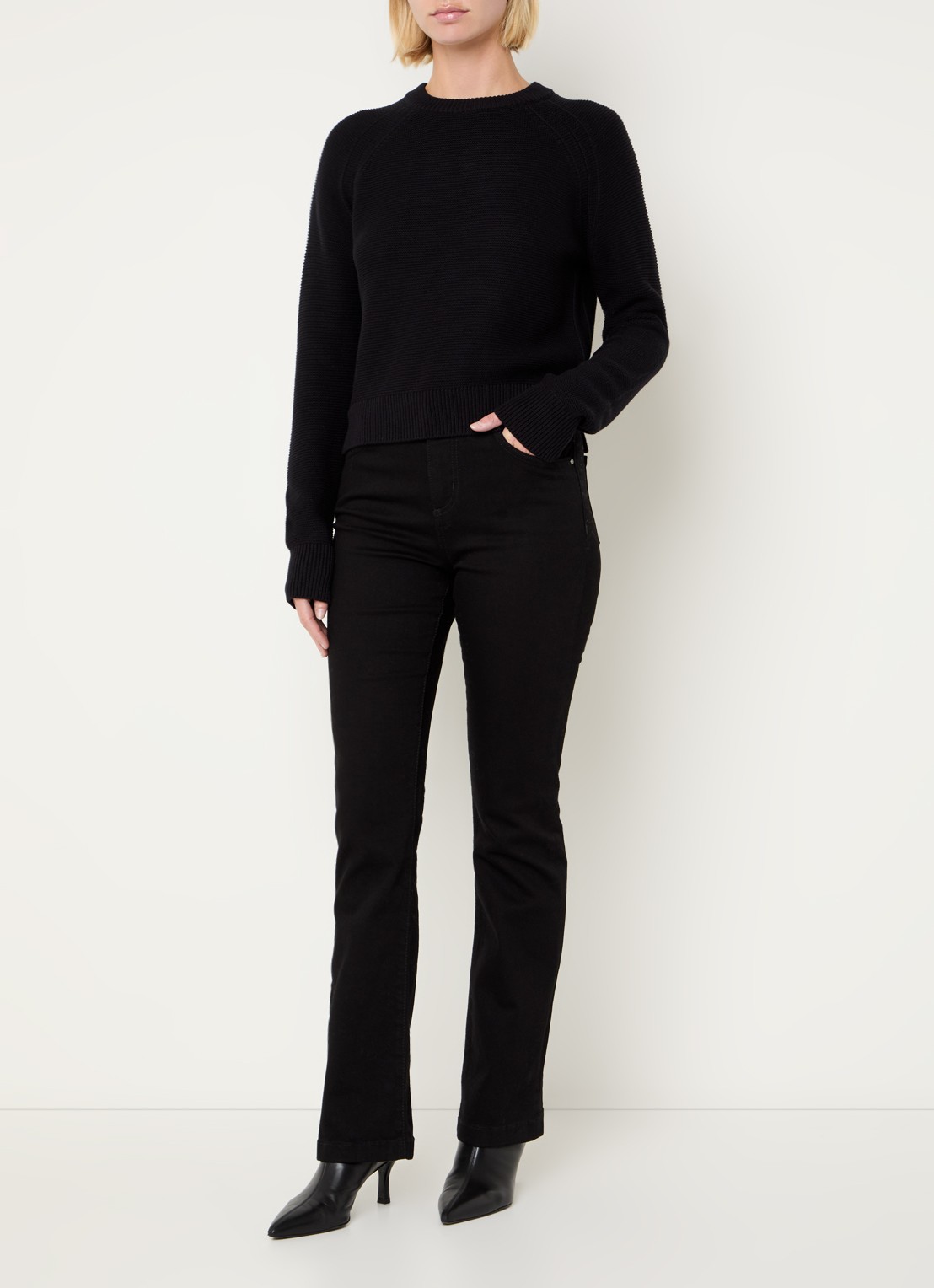 French Connection Lilly grofgebreide trui met stretch  - voorkant 2 zwart