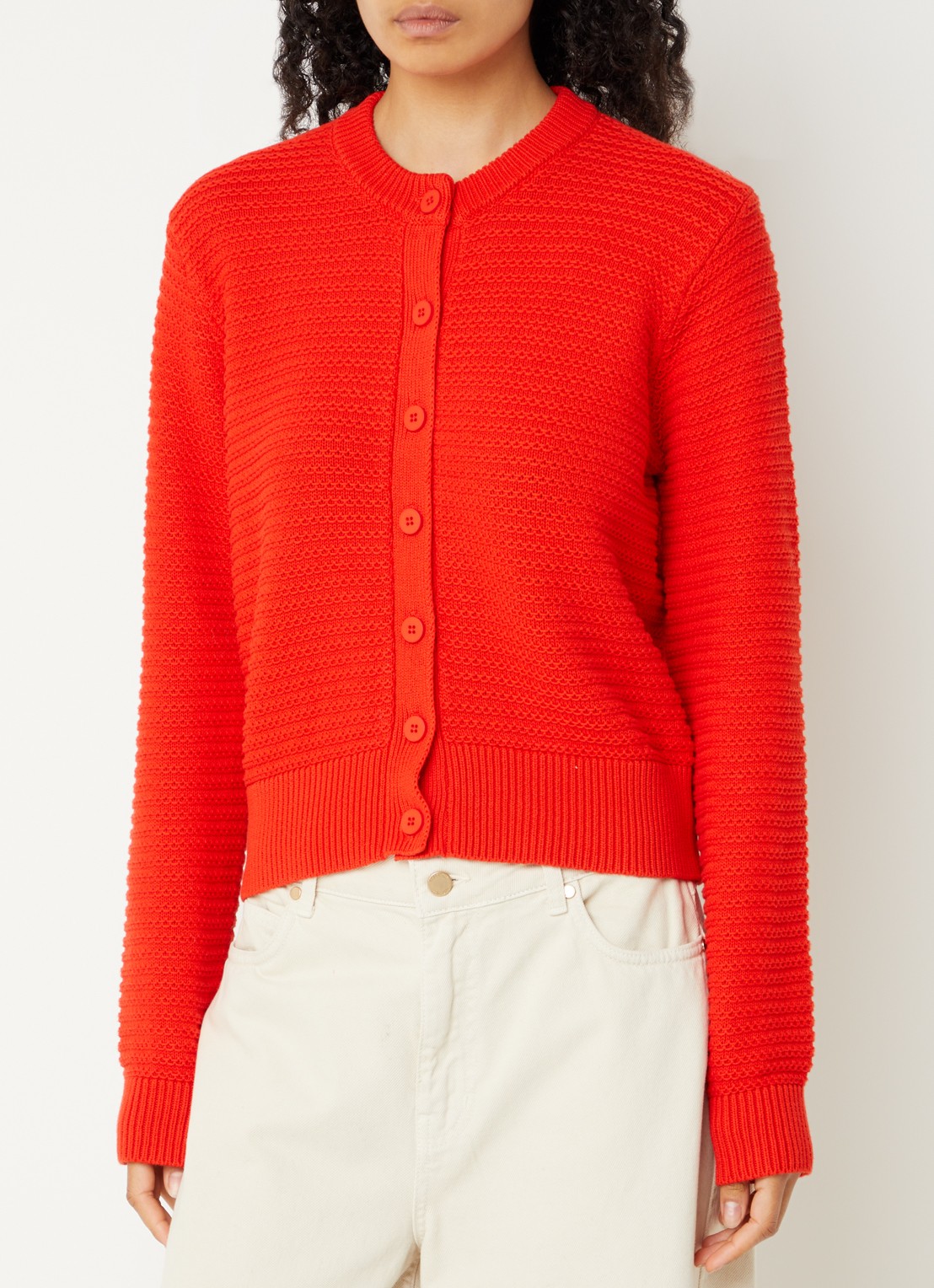 French Connection Lily Mozart grofgebreid vest met structuur - detail rood