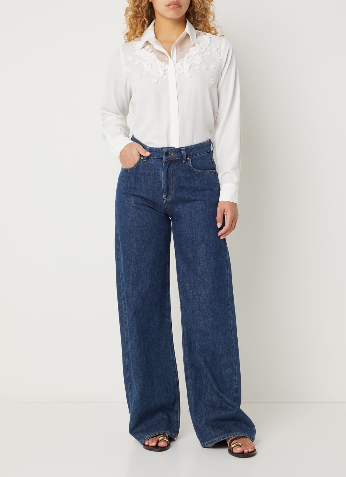 French Connection Milla blouse met borduring - voorkant 2 wit