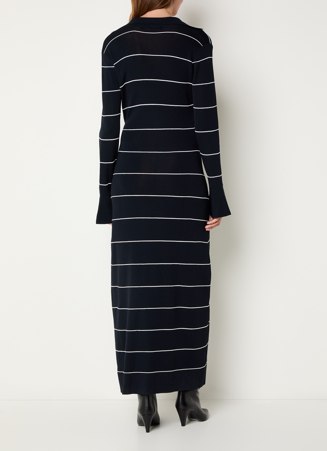 French Connection Ottie fijngebreide maxi jurk met streepprint - achterkant 2 donkerblauw