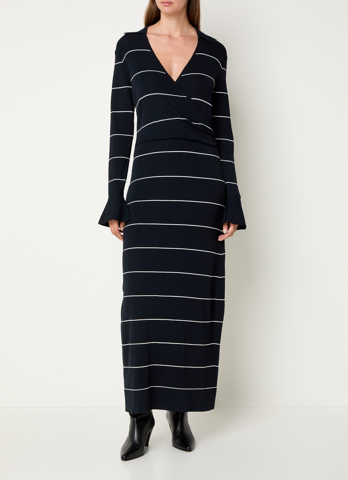 French Connection Ottie fijngebreide maxi jurk met streepprint - detail donkerblauw