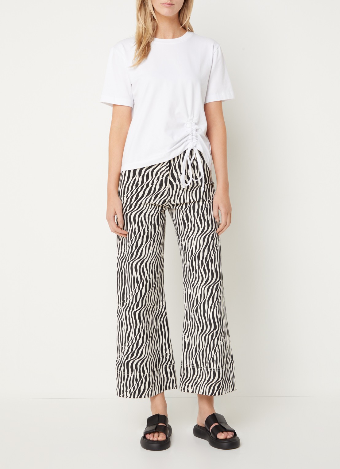French Connection Rallie t-shirt met rijgdetail - voorkant 4 wit