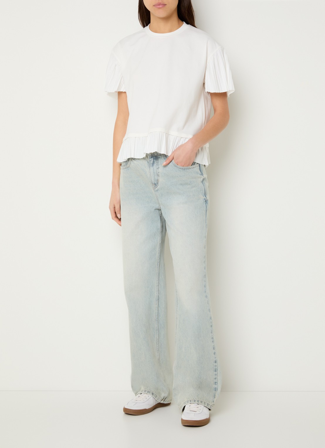 French Connection Rallie T-shirt met vlindermouwen en plissé - voorkant 2 wit