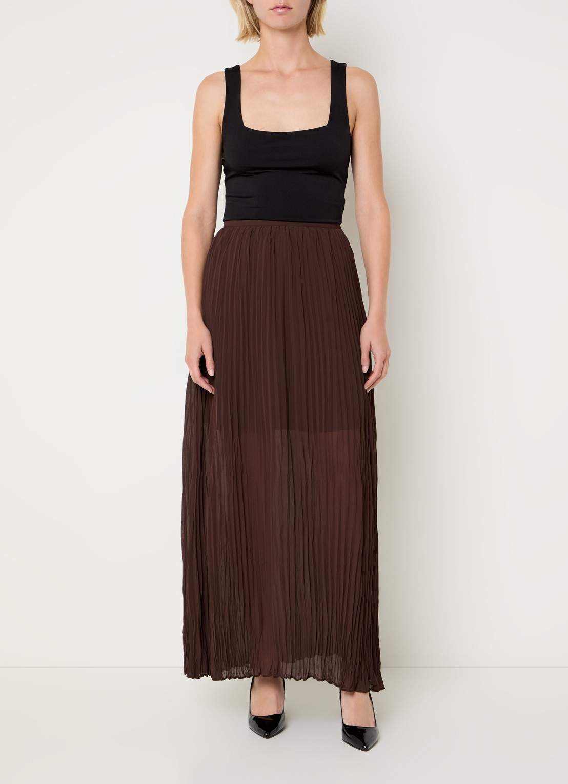 French Connection Saylor maxi rok met plissé - voorkant 2 bruin