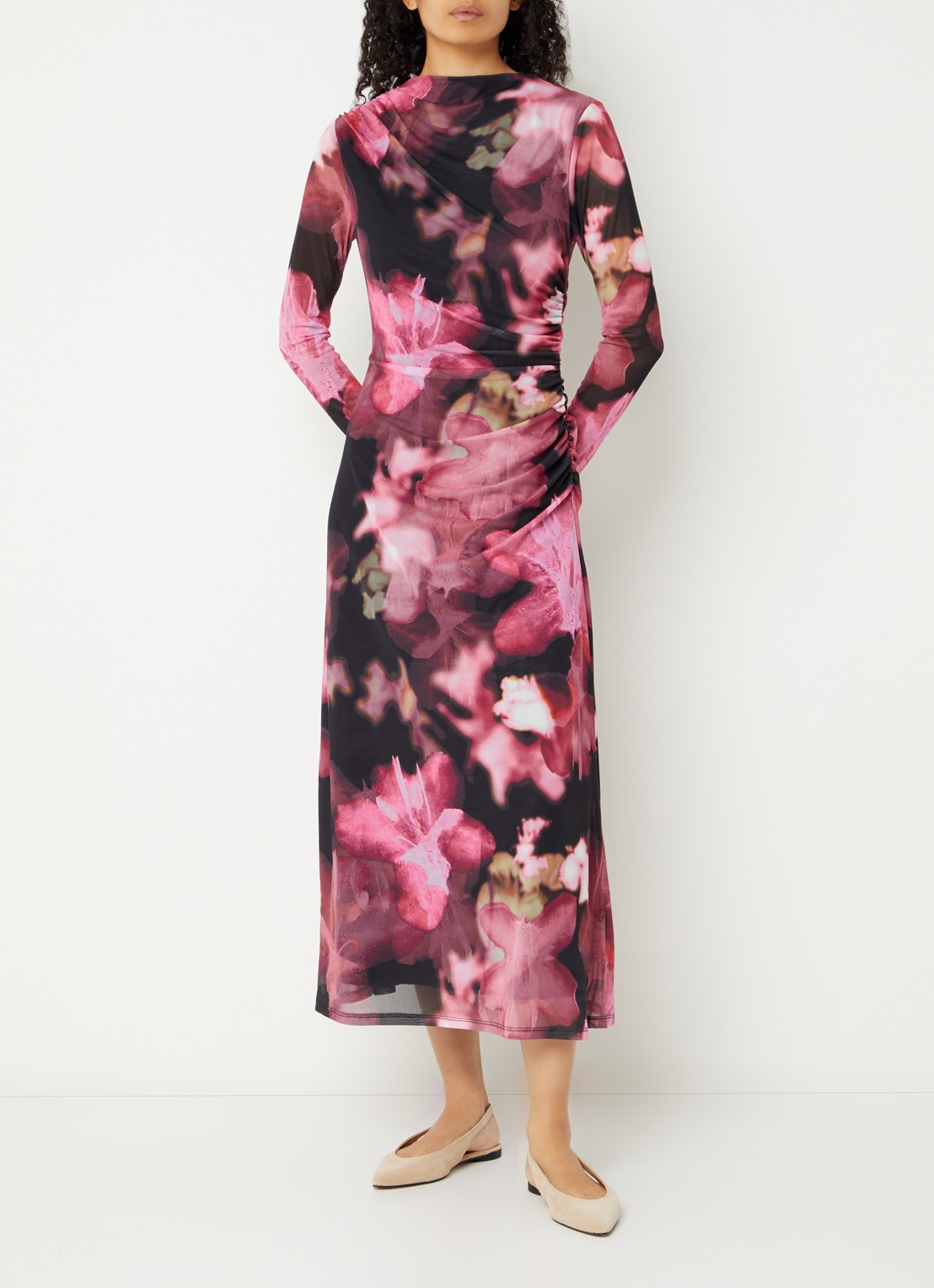 French Connection Talluah Tarrisa midi jurk van mesh met print - detail 2 roze