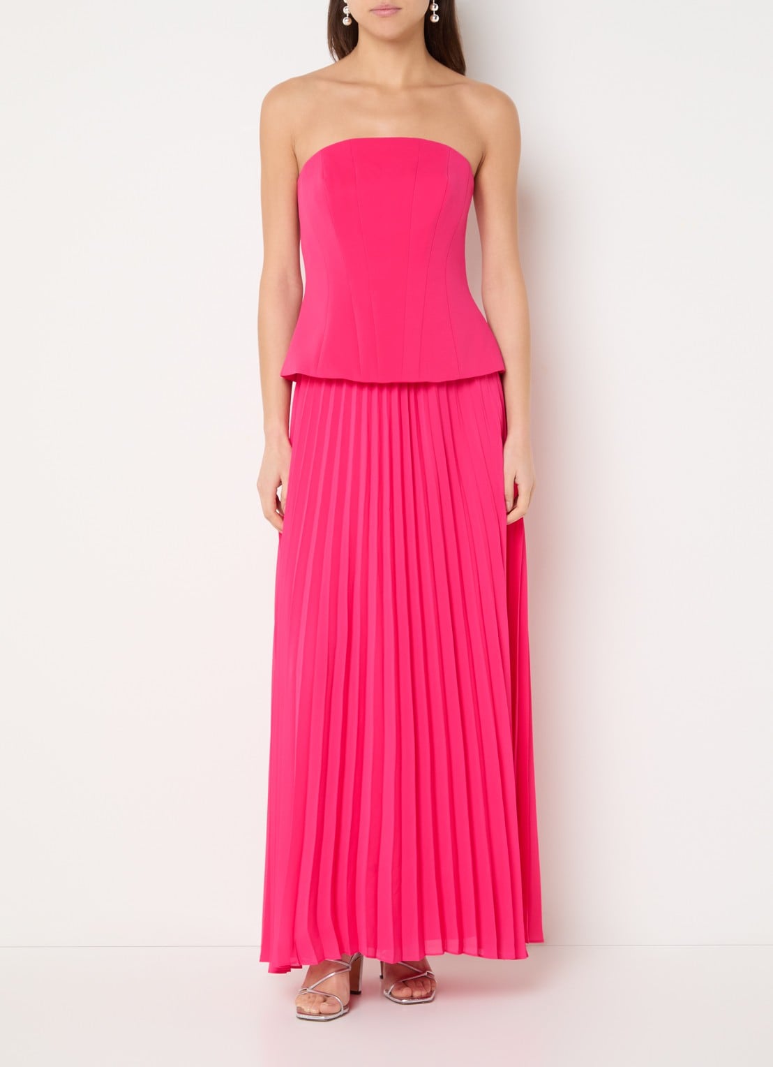 French Connection Tiana strapless maxi jurk met plissé - detail 2 fuchsia
