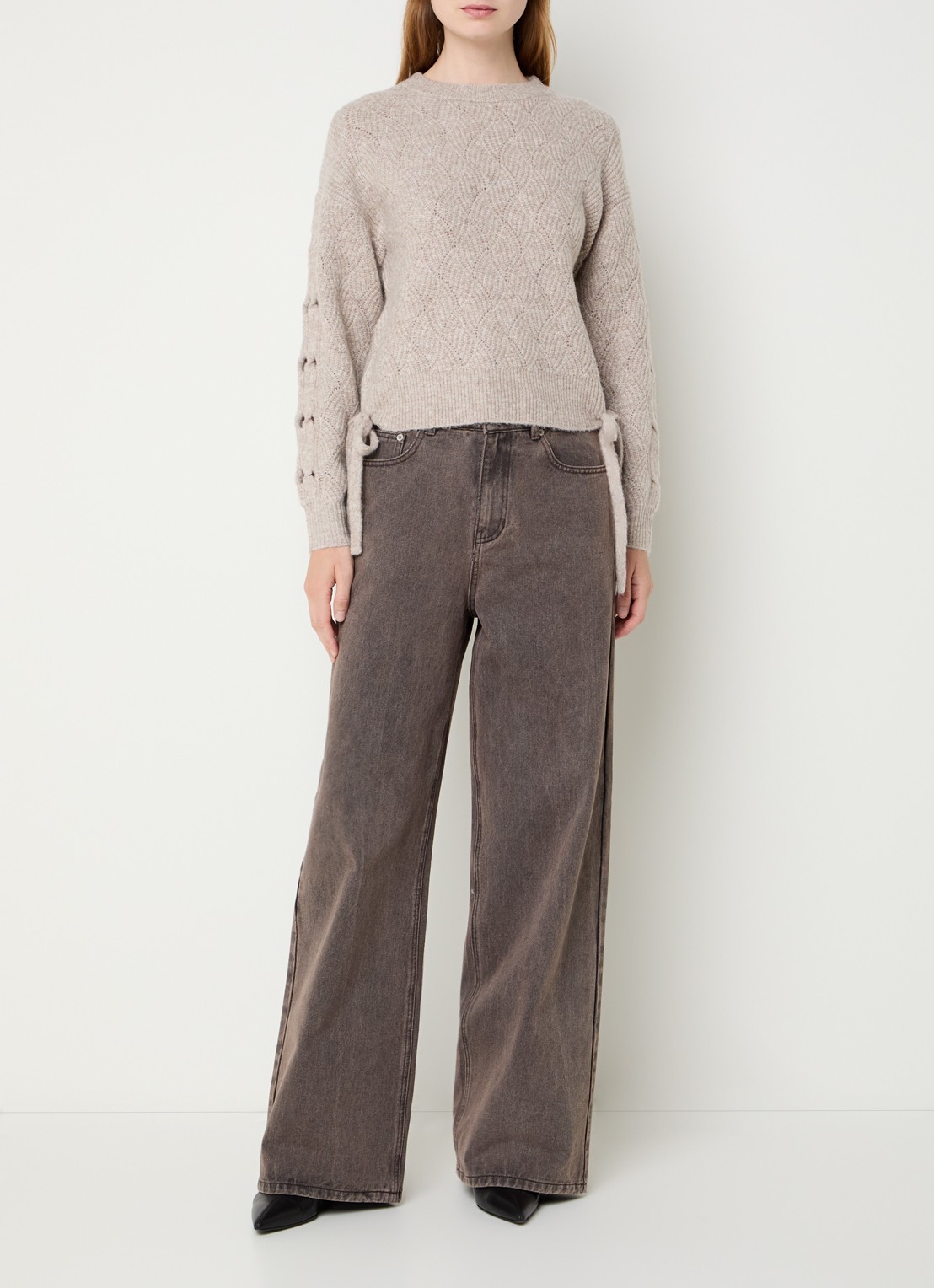 French Connection Tina grofgebreide trui in wolblend met gestrikt detail - voorkant 3 taupe