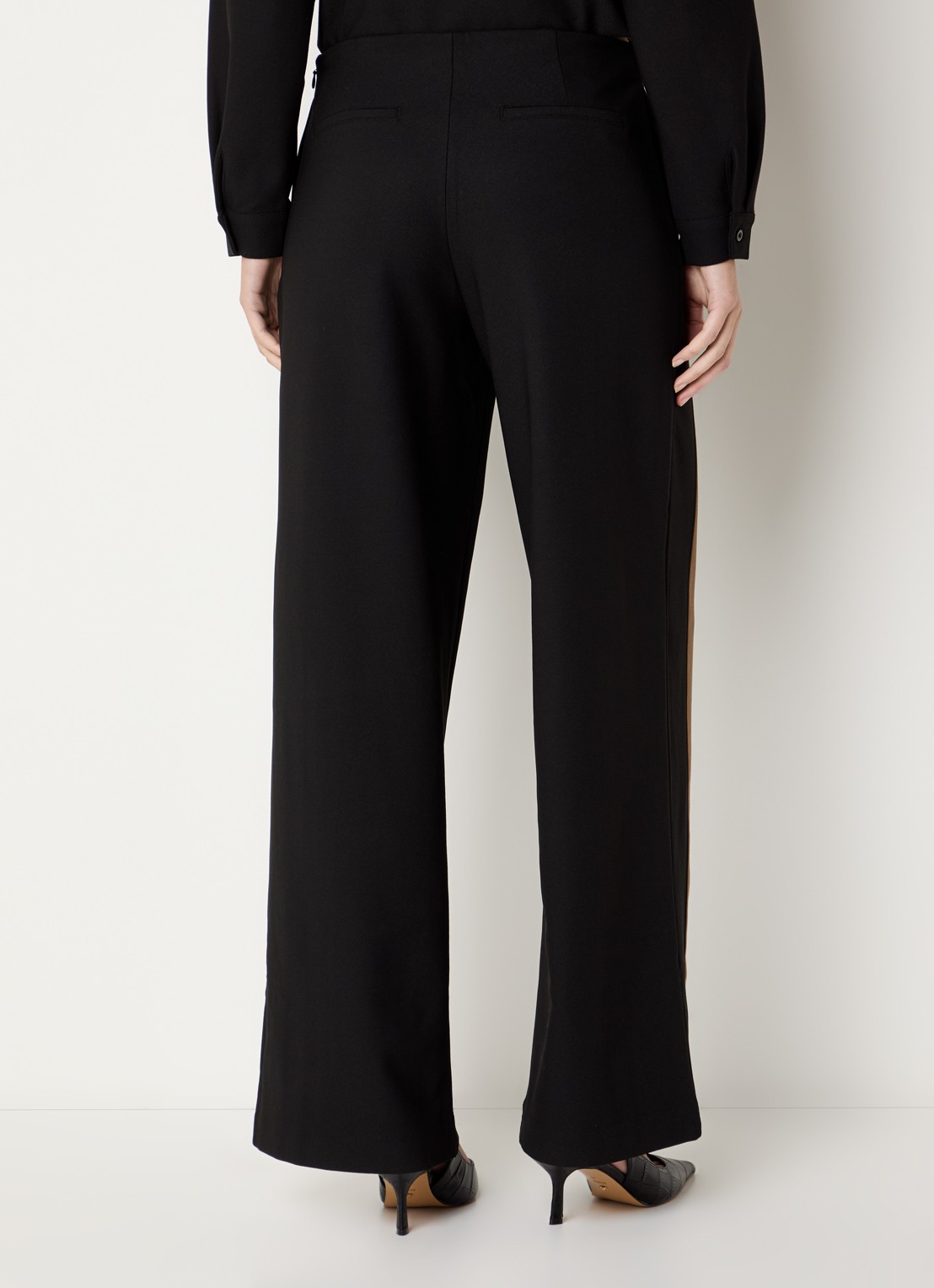 French Connection Veda high waist loose fit trackpants met steekzakken - achterkant zwart